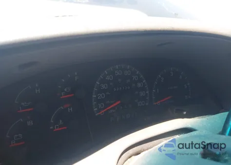 1998 Ford Expedition Eddie Bauer/Xlt from USA, damaged, VIN 1FMPU18L3WLB89592